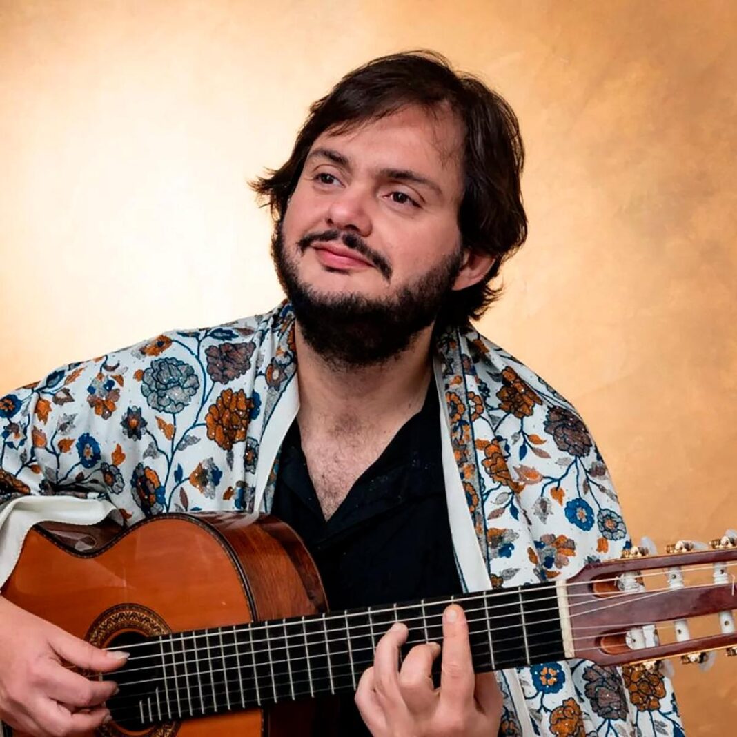 Yamandu Costa, le magicien qui a sept cordes… à sa guitare ! Yamandu Costa, le magicien qui a sept cordes… à sa guitare !